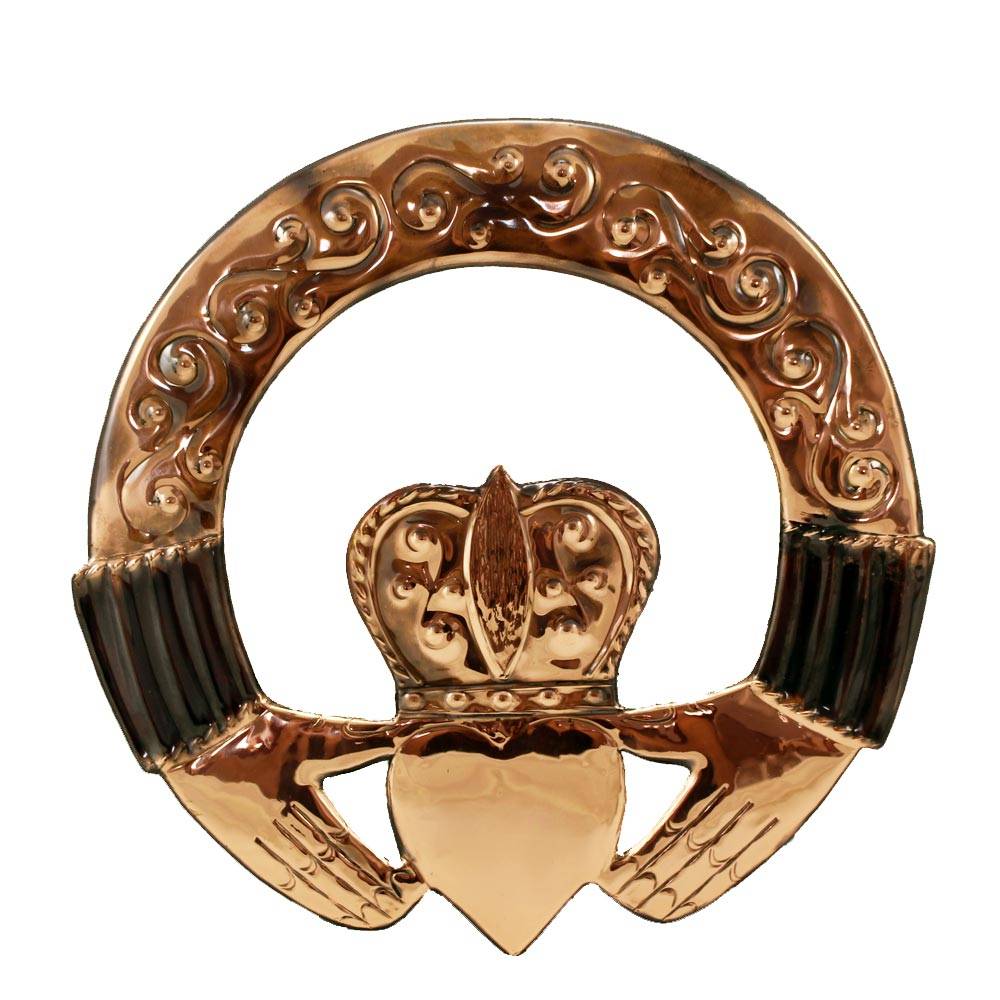 St Patrick's Day Irish Gifts: Symbols, Heritage, and Meaningful Pieces: Choose St Patrick's Day Irish gifts with Claddagh, Celtic symbols, Irish heritage keepsakes, art, jewellery, and home gifts.