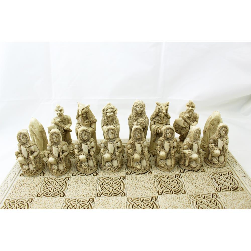 Fomor Chess Set view 2