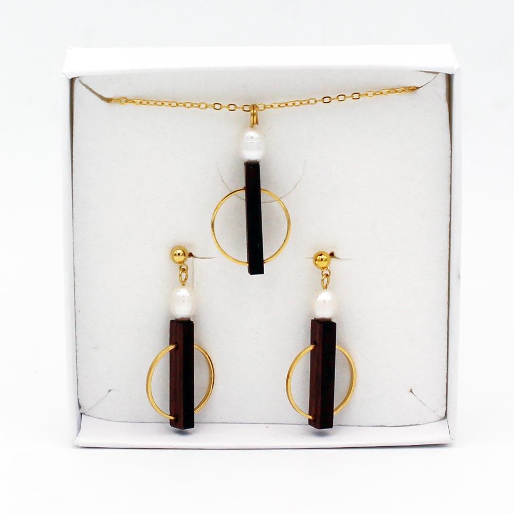Pearl & Walnut Jewellery Set view 6