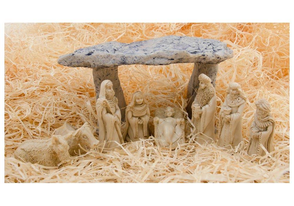 Home Decor & Heritage Gifts: Decor-led heritage gifts, sculptural pieces, and statement Irish-made objects for the home.