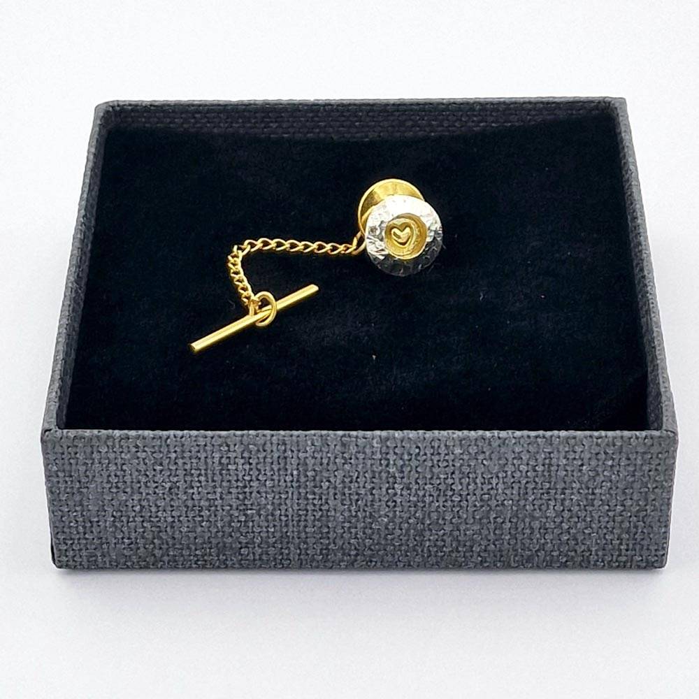 Best 3rd anniversary gifts in Ireland: Irish-made 3rd anniversary gifts with leather ideas, meaningful keepsakes, home gifts, jewellery, and personalised options from Irish makers.