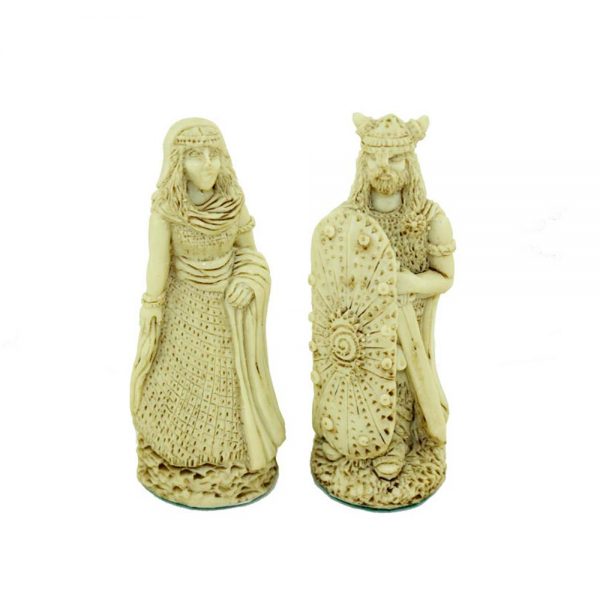 View the king and queen of the white pieces of the Celtic Legend Irish Chess Set