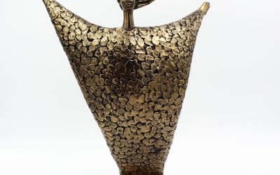 Gráinne Mhaol bronze statue, handmade in Ireland by Rynhart